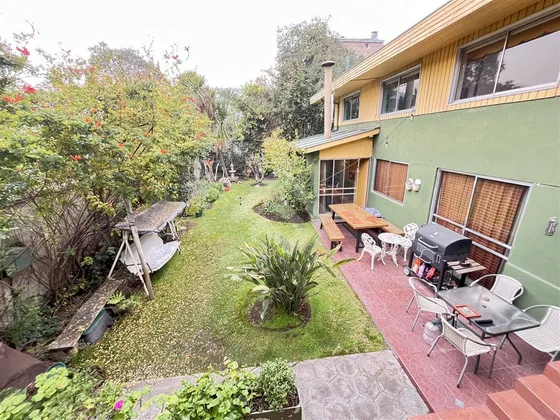 Casa En Venta De 4 Dorm. En Las Condes