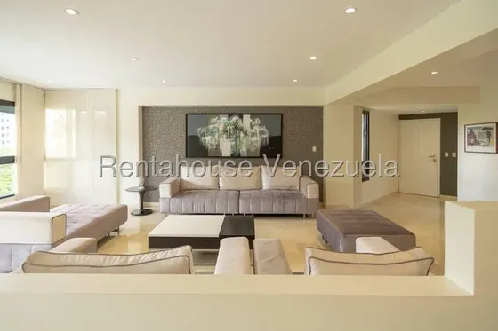 Alquiler Exclusivo Pent-hous Amoblado En Colinas De Valle Arriba 27-1261 Js