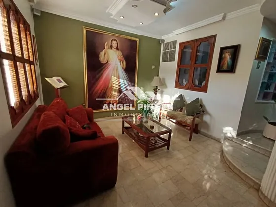 Townhouse En Venta En Altos Del Pilar Maracaibo Api 4101