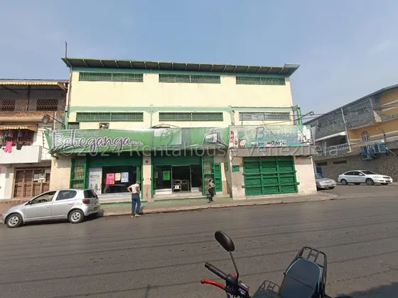 Local Comercial En Alquiler Con Apartamento Estudio Amoblado A Pie De Calle Santa Maria 190 Metros Seguridad Planta Electrica La Coromoto Estef 24-21467