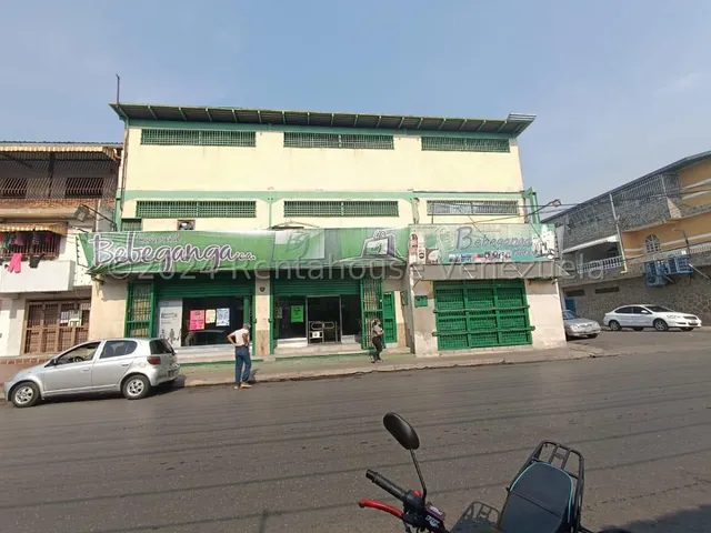 Local Comercial En Alquiler Con Apartamento Estudio Amoblado A Pie De Calle Santa Maria 190 Metros Seguridad Planta Electrica La Coromoto Estef 24-21467