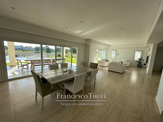Casa En Venta En Terravista Fondo Laguna