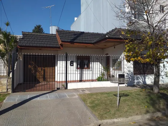 Venta De Casa 3 Ambientes 