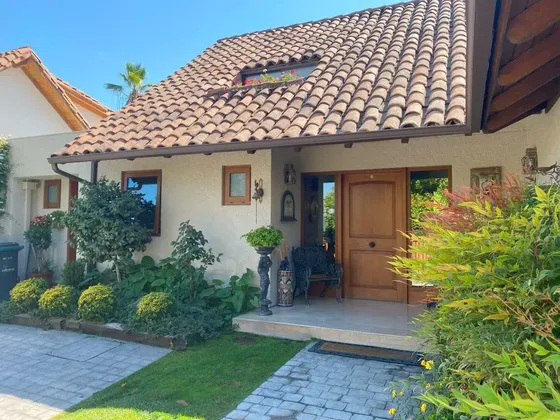 Preciosa Casa En La Dehesa!!