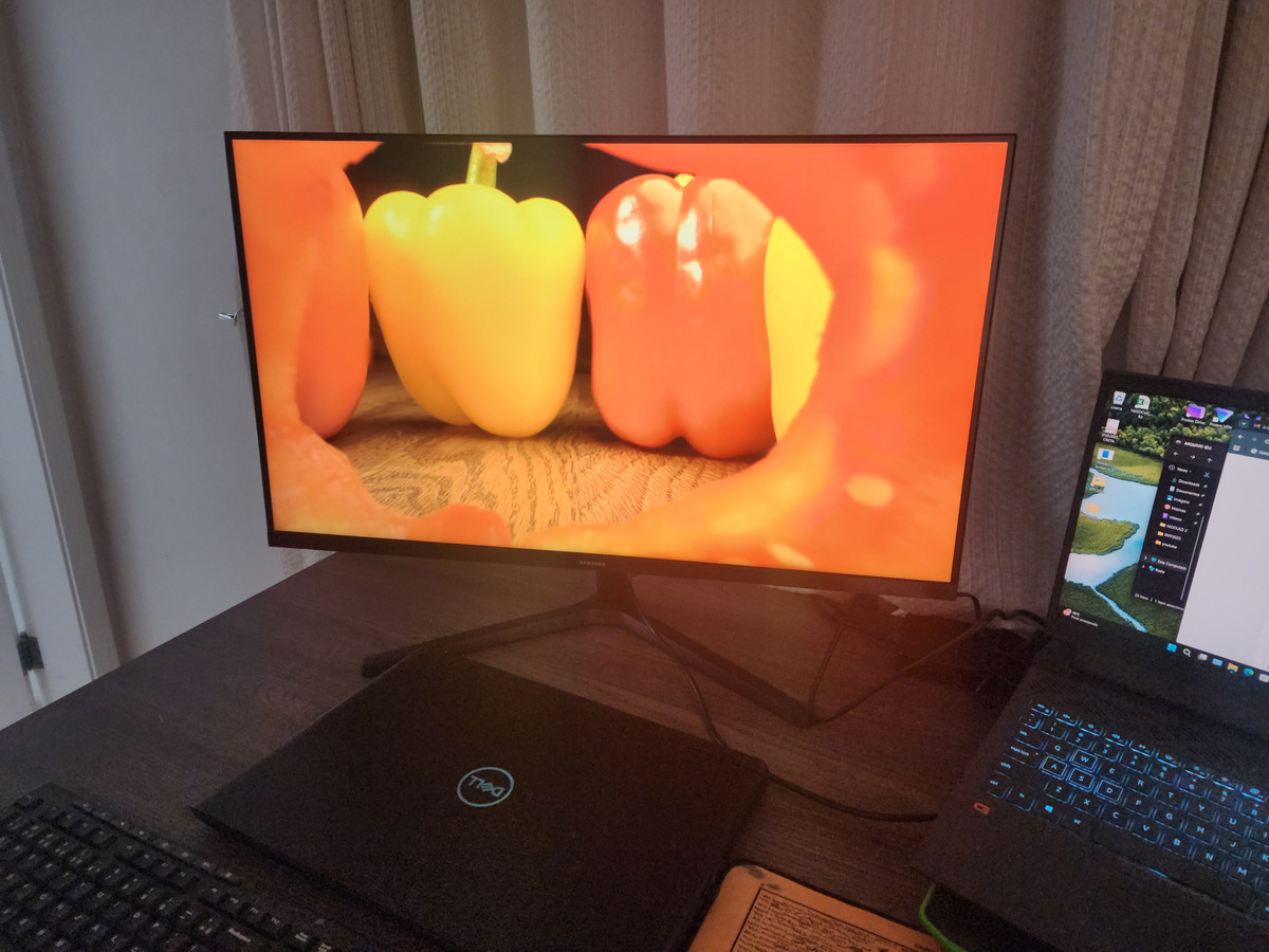Essential Monitor S3 32″ Samsung LS32B300NWNMZD