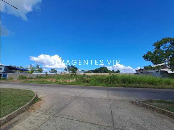Avenida Principal La Pradera, Tipuro