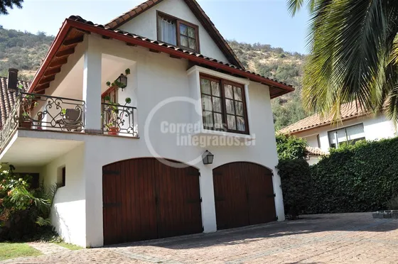 Casa En Venta De 6 Dorm. En Lo Barnechea Imperdible