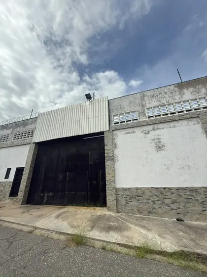Mariana Vende Galpon En San Diego Urb Terrazas De Castillito Simon S