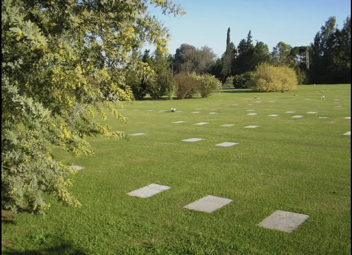 Garden of Peace Plot in Pilar – 3 Spaces