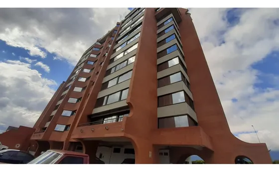 Alquiler Apto Colinas Del Tamanaco 369m2 4h+s/5b+s/5p 