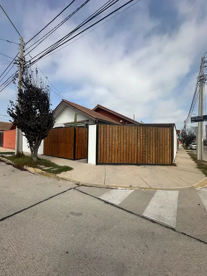 Casa En Arriendo Con Negocio Incluido (96970)