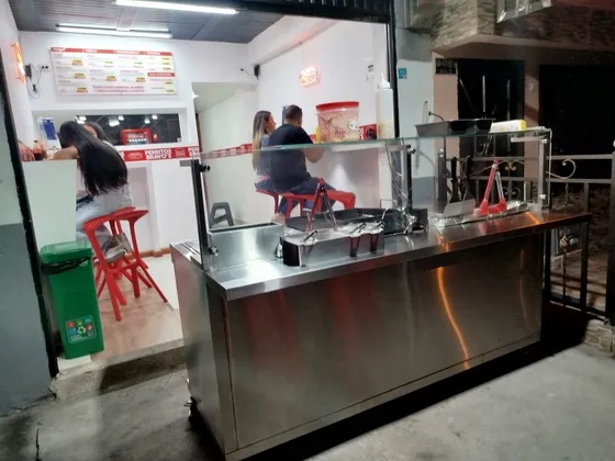 Creciente Negocio De Perros Y Hamburguesas 