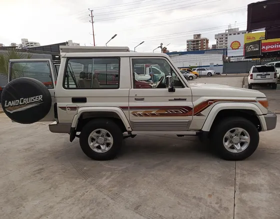 Toyota Land Cruiser Machito