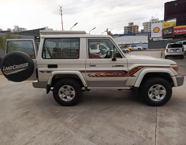 Toyota Land Cruiser Machito