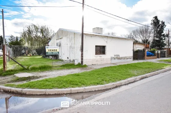 Casa En Venta 2 Dormitorios Barrio Beaudrix Roldán
