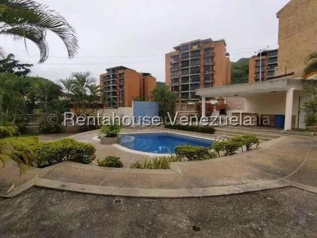 Townhouse  Alquiler  175 Mts Completamente Amoblado Pozo De Agua Profundo,, Planta Electrica 100%: Trigal Norte Valencia Carabobo Leida Falcon Lf25-20752
