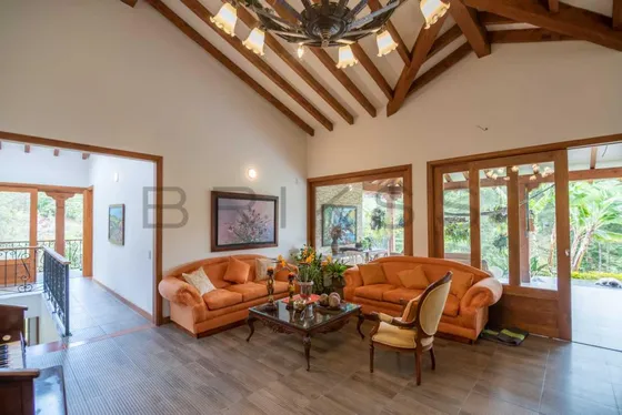 Casa En Venta En Santa Ana Parte Baja. Cod V50113