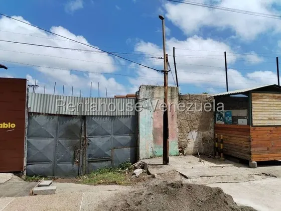 Oportunidad Única En El Corazón De Tucacas!  Terreno Comercial   25-18864
