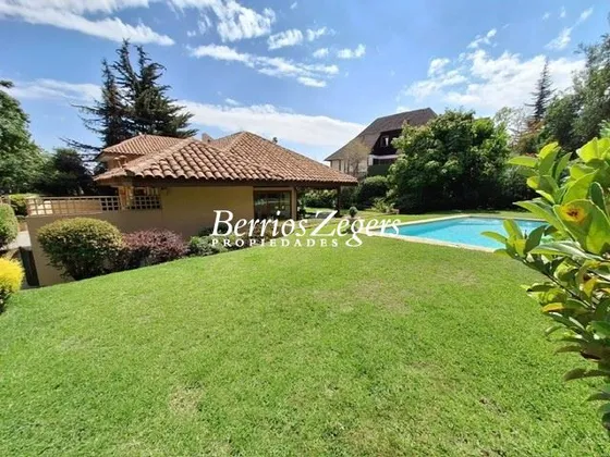 Casa En Venta De 5 Dorm,5 Baños ,hermoso Jardín, San Carlos 