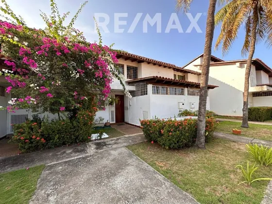 Town House, Urb Las Tunas, Pampatar, Maneiro, Isla De Margarita.