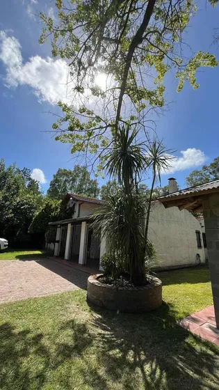 Casa En Venta - 5 Dormitorios 3 Baños - 1200mts2 - La Plata