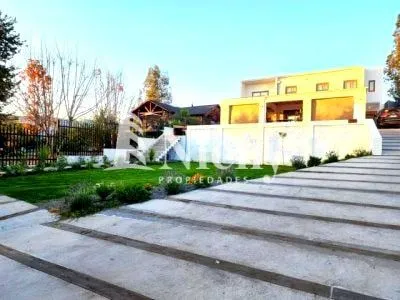 Casa En Venta De 6 Dorm. En Machalí, Condominio Doña Matilde