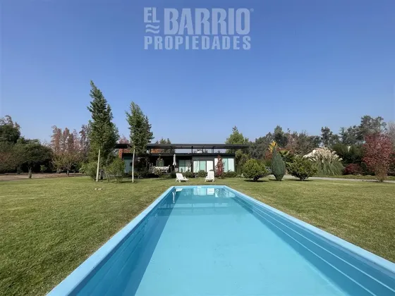 Casa En Venta De 3 Dorm. En Lo Pinto.