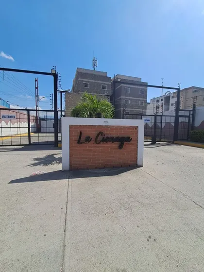 Se Vende Apto Semiquipado Cjto La Cienaga Santa Rita. Edo Aragua. Cliente Directo