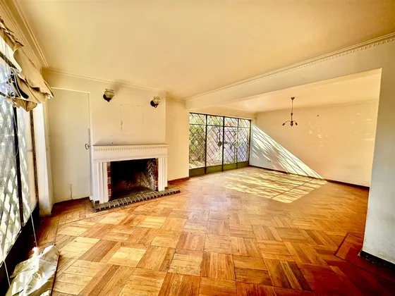 Casa En Venta De 4 Dorm. En Macul