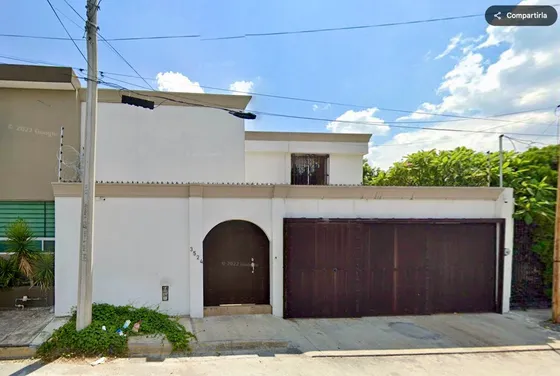 Casa De Remate En Col. Villa Los Pinos