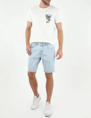 Bermudas de hombre quito sale