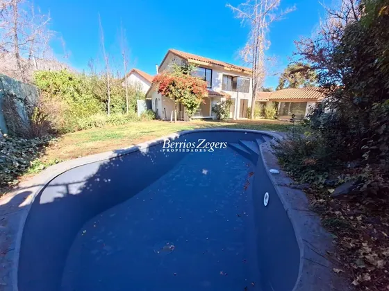 Casa Arriendo 5d Jardín Amplio, Dominicos Antiguo,las Condes