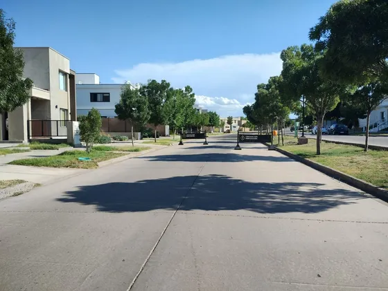 Casa En Venta Barrio Priv La Bastilla Con Piscina 