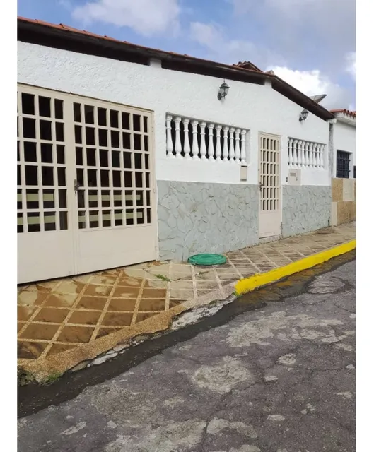 Se Vende Casa 250m2 3h/3b/1p Colinas Santa Rosa Charallave 5985