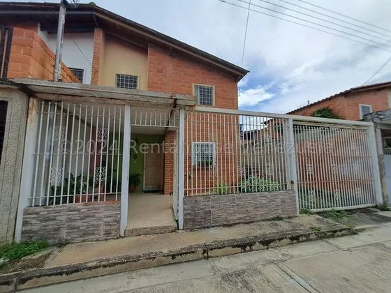 Gbf 25-5352 Prados De La Encrucijada Cagua Vendo Bello Townhouse Contácteme Ya.