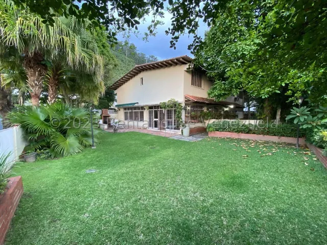 Oportunidad Country Club Para Remodelar 24-10645