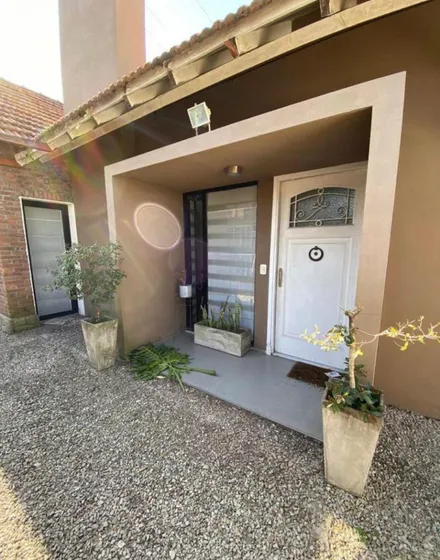 Oportunidad Casa 2 Ambientes Cochera Escucha Oferta
