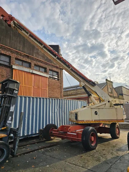 Elevador Telescópico Marca JLG