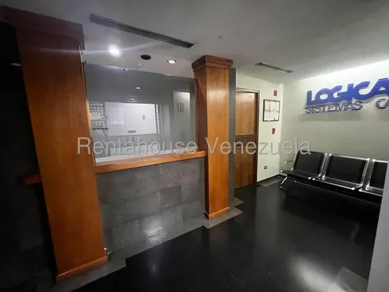 Oficina En Alquiler,plaza Venezuela Mls #27-3006