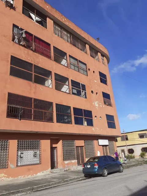 Res. Mazzilli En Tacarigua Sector Coralia