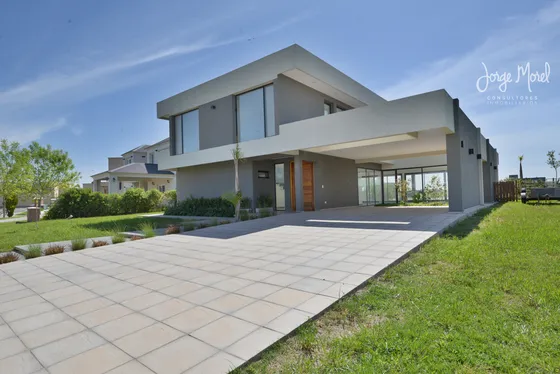 Casa Laguna #0-100 - San Sebastián - Area 7 - 263m2 #id 1462