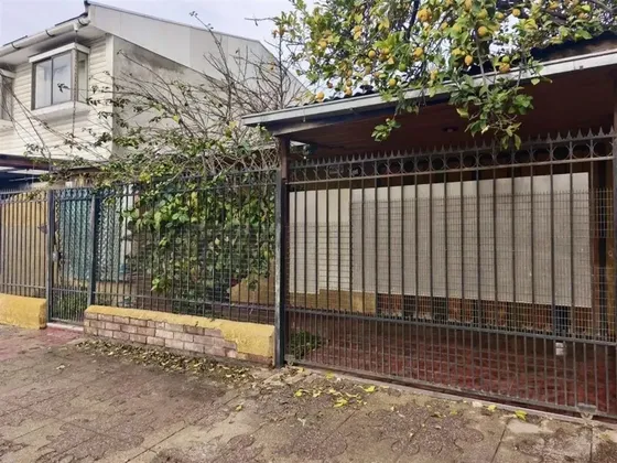Casa En Venta De 2 Dorm. En Maipú / Metro Las Parcelas