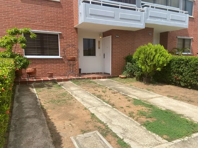 Townhouse En Terrazas Del Valle.  Ic-00427