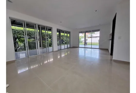 Casa De Un Piso En Condominio Valle Del Rio Jamundí