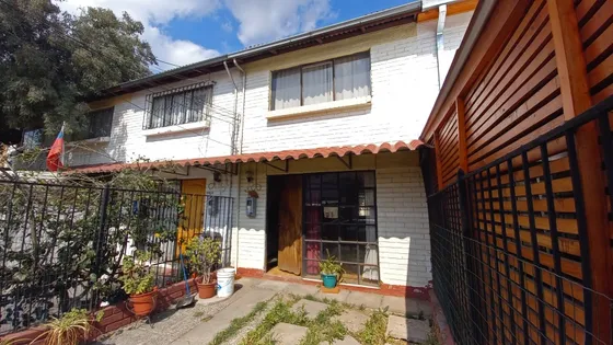 Casa De 2 Dormitorios 1 Baño En Macul 80.000.000