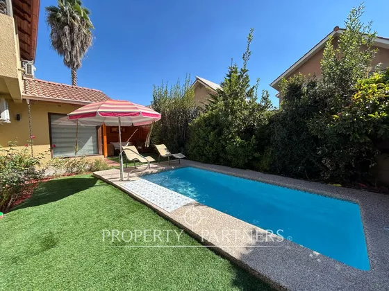 Encantadora Y Confortable Casa En Condominio Altos...