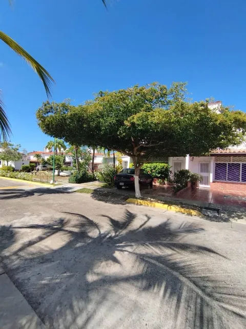 Townhouse En Venta Conj Los Corales