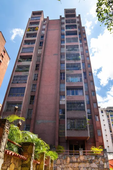 La Urbina Venta A Crédito Apartamento De 137 Mts2. Ubicado Frente Al Parque Buen Vecino.