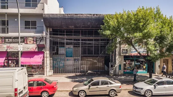 Local Comercial Sobre Importante Arteria En Venta