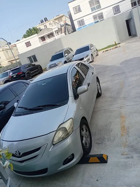 Toyota Yaris Sedán Americana